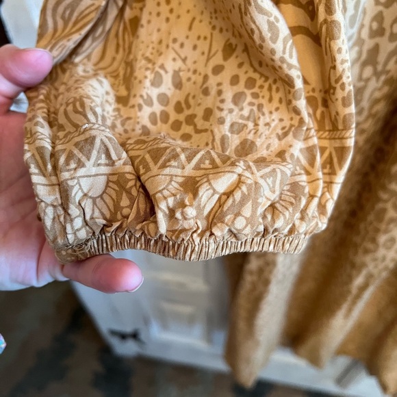 Tan Maxi Sundress with V-neck and Bishop Sleeves - Picture 7 of 11